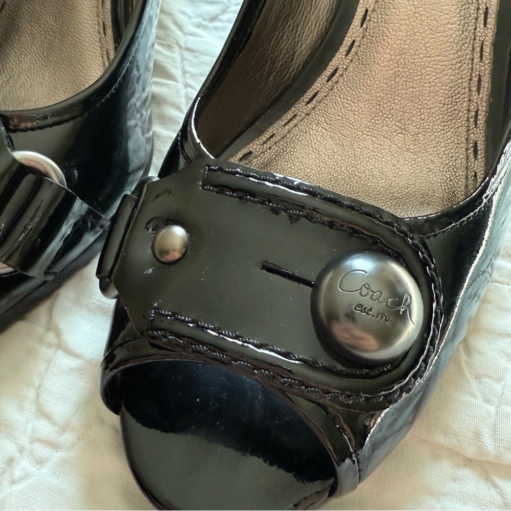 Coach Women’s Black Shiny Open Toe Heels Pumps with Coach Button Buckle - Picture 4 of 12